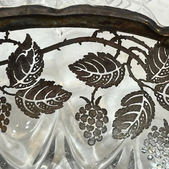 VTG Etched Glass Candy/Serving Dish w/Sterling Overlay Scroll Handles 6" Wide - Picture 6 of 13